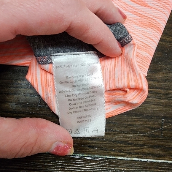 Calvin Klien workout tank - Picture 4 of 4